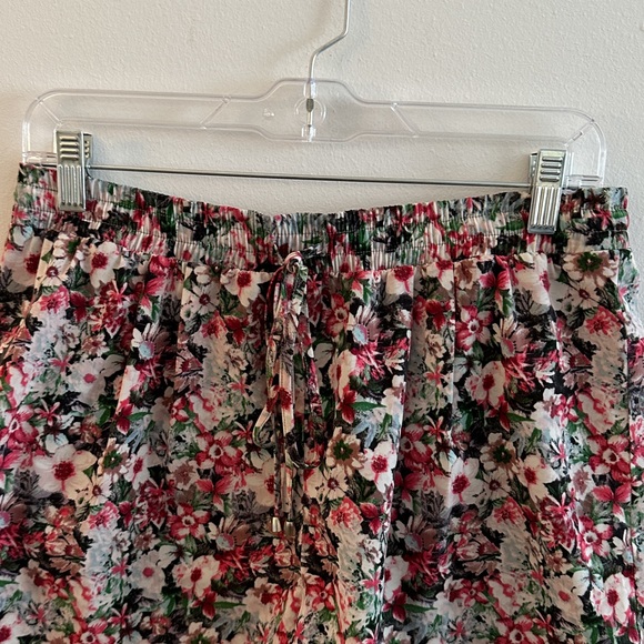 Floral Print Silky Lounge Shorts One Size (Size L - Check Measurements) - Picture 2 of 5